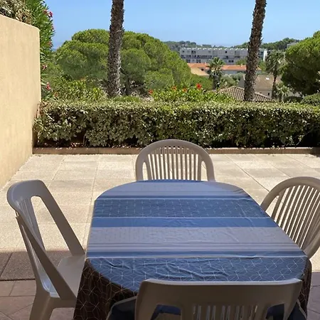 T2 à Giens Avec Grande Terrasse, Piscine Et à Proximité Des Plages - Fr-1-335-160 Appartamento *